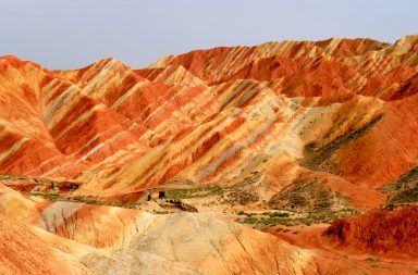 من الأمثلة على الجبال البركانية بيت العلم