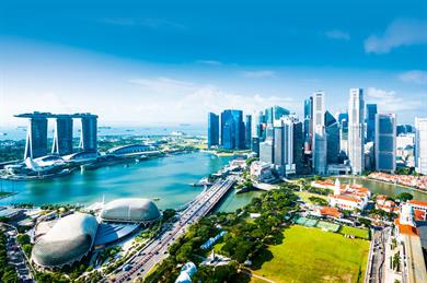 كيف أصبحت سنغافورة رائدة التجارة العالمية؟