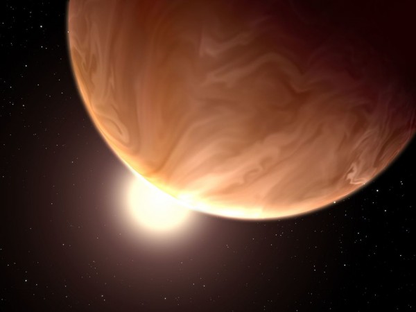 اكتشاف غير مسبوق لغيوم في كوكب خارج مجموعتنا الشمسية - اكتشف العلماء سُحبًا على كوكب غازي عملاق باستخدام بيانات من تلسكوبات عدة