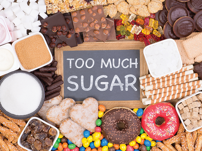 اثنتا عشرة طريقة يدمر بها الإفراط في تناول السكر أجسامنا