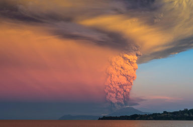 كيف سيؤثر تغير المناخ في البراكين؟ ما التأثيرات تالتي يطرحها التغير المناخي على الانفجارات البركانية؟ العلاقة المعقدة بين الانفجارات البركانية وتغير المناخ