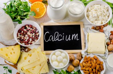 8 حقائق مهمة عن الكالسيوم - يلعب الكالسيوم دورًا في العديد من الوظائف الرئيسية لجسمك - الدورة الدموية وحركة العضلات وإفراز الهرمونات