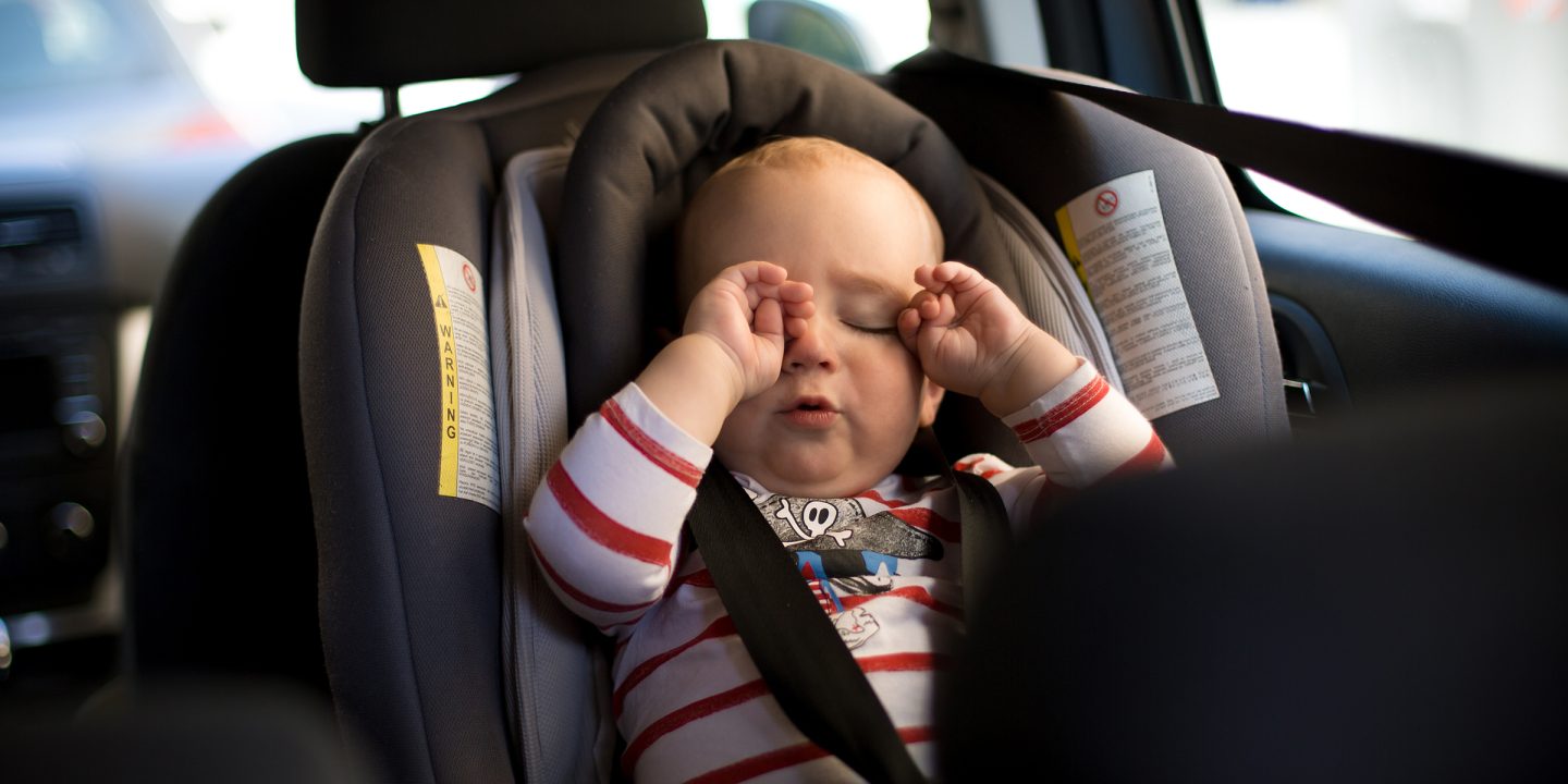ما مخاطر ترك الطفل في سيارة مغلقة؟ إليك نصائح للحفاظ على سلامة أطفالك