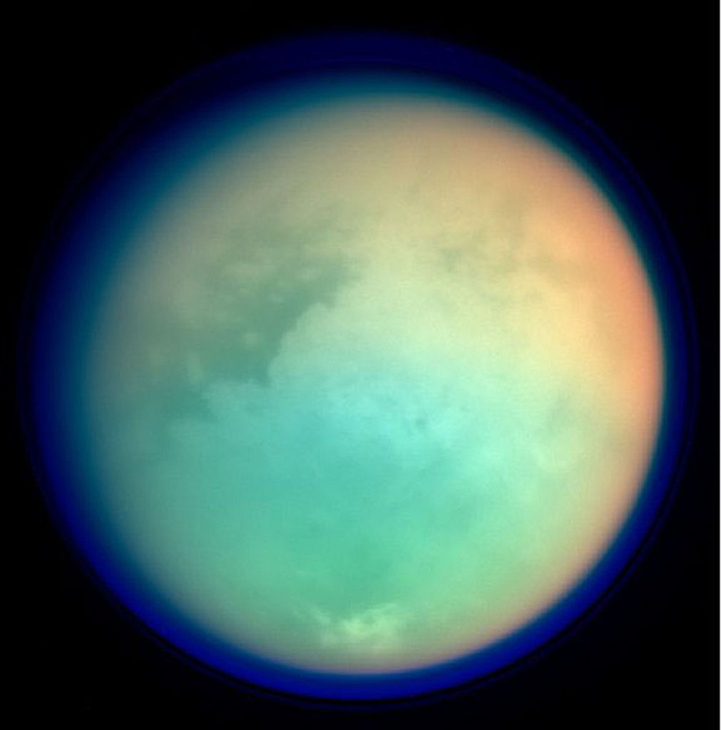 ما سر الجزر السحرية في قمر زحل تيتان؟ ربما وصلنا إلى حل اللغز