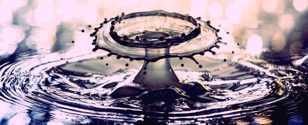 فرضية جديدة قد تشرح اخيرا الفيزياء التي تفسر حركة قطرات الماء