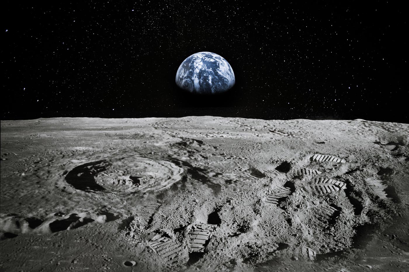 قوة خفية غامضة تولد المياه على سطح القمر