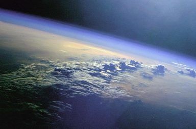 كيف تكون الغلاف الجوي ما هي محتويات الغلاف الجوي للأرض الأكسجين النيتروجين الهيدروجين ثاني أكسيد الكربون ضوء الشمس التنفس
