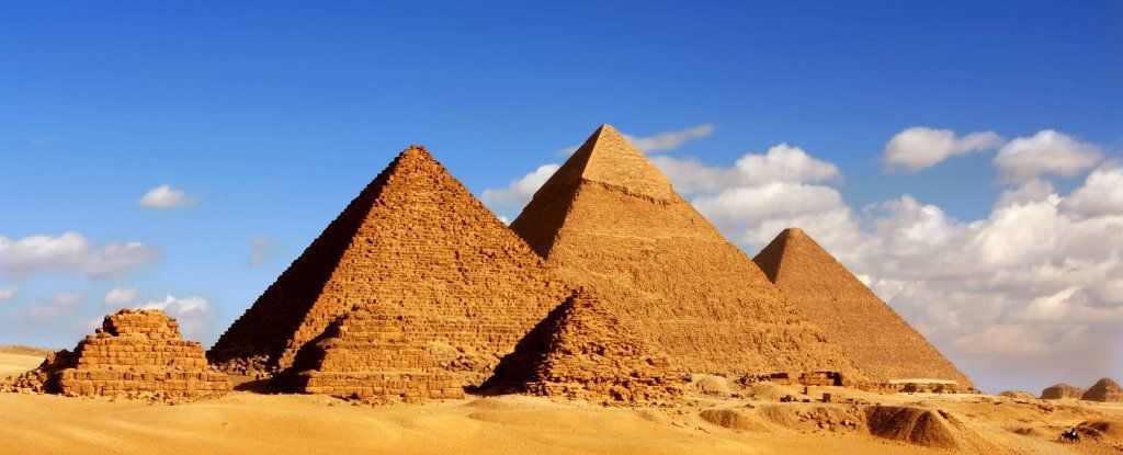هذا المنحدر البدائي من المحتمل أنه ساعد ببناء أهرامات مصر العظيمة