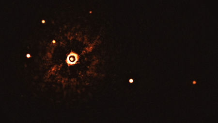 تصوير نظام متعدد الكواكب يدور حول نجم شبيه بالشمس للمرة الأولى على الإطلاق