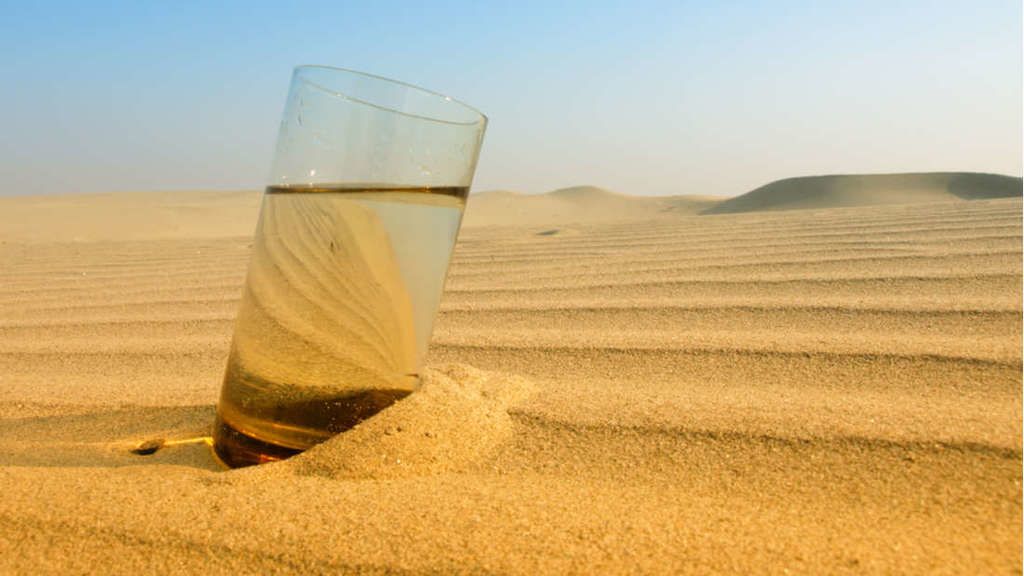 علماء يبتكرون جهازًا يمكنه إنتاج الماء من هواء الصحراء