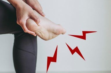 التهاب اللفافة الأخمصية Plantar Fasciitis الأسباب والأعراض والشخيص والعلاج فاللفافة الأخمصية plantar fascia هي رباط ثخين كالشبكة يربط بين عقب قدمك ومقدمتها