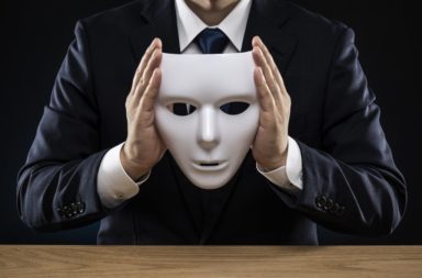 هل السايكوباتيون أذكياء كما يبدون - هل يمتلك السايكوباتيون بالفعل قدرات رهيبة تسمح لهم بخداع الآخرين بغية النجاح - وصف السايكوباتي أو المعتل النفسي