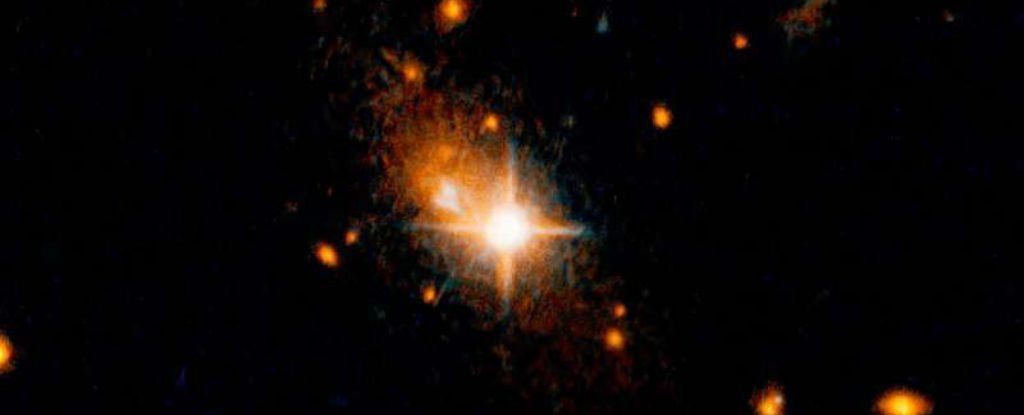 طرد ثقب اسود عملاق من مركز مجرته في تصادم كوني غريب