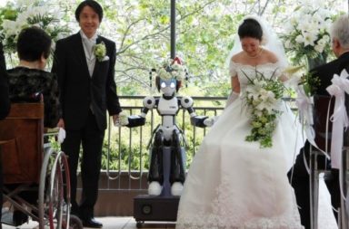 هل ستتمكن الروبوتات من الزواج مستقبلًا؟ فكرة الزواج بين الإنسان والروبوت - هل سيتمكن البشر في المستقبل من الزواج من الروبوتات؟