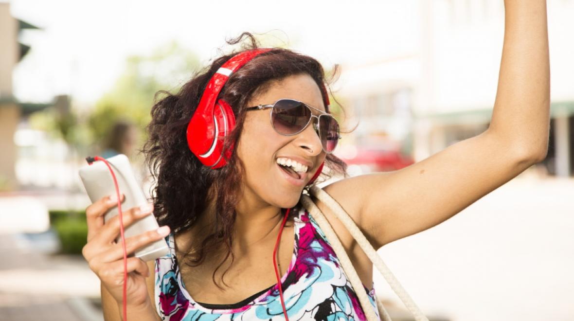 لماذا نستمتع أكثر بالاستماع إلى الموسيقا القديمة - الشعور بالحنين الشديد إلى الماضي عندما يتعلق الأمر بالموسيقا التي استمعوا إليها في فترة شبابهم