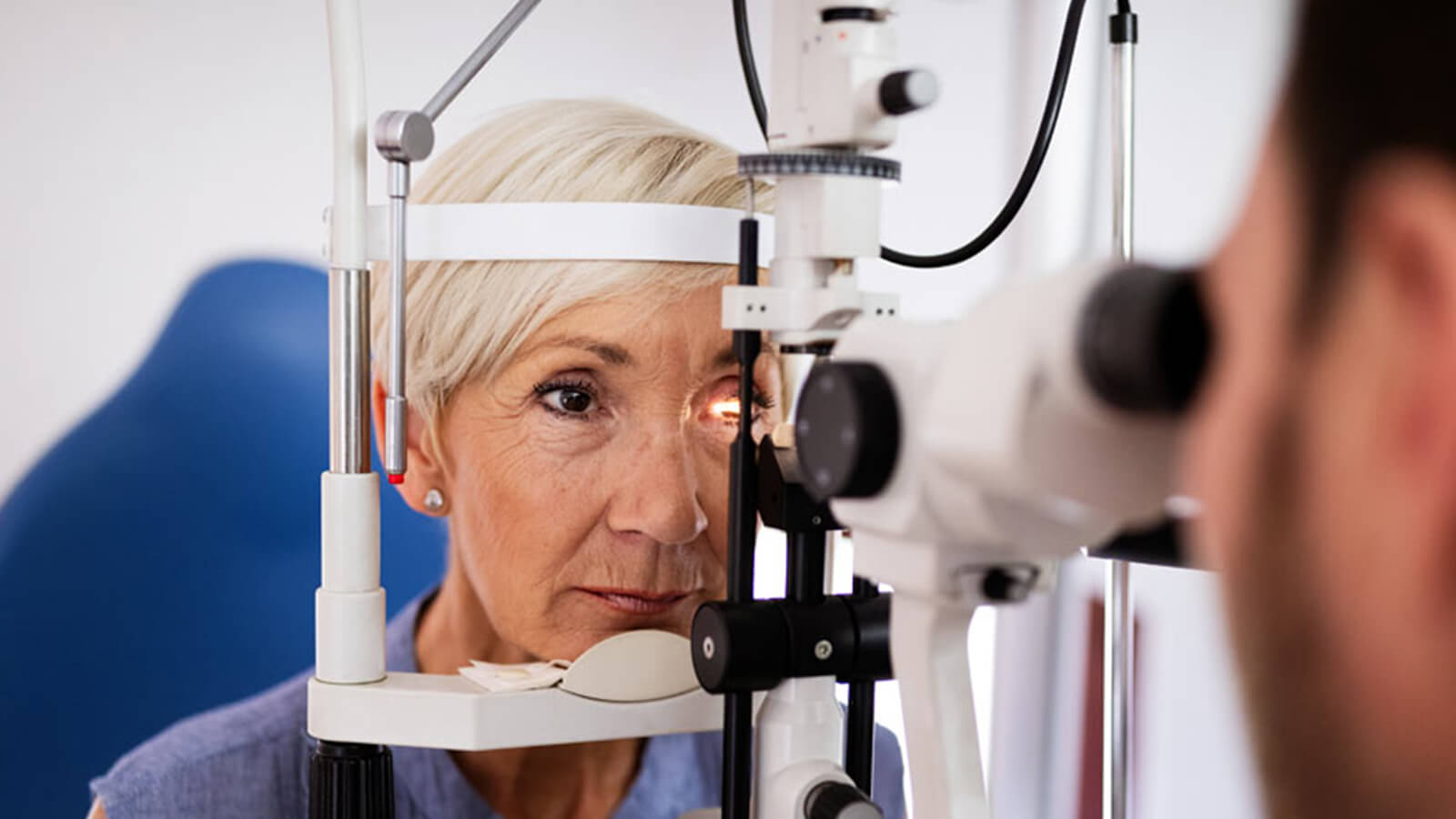 كيف تتغير قدرتك البصرية مع التقدم في العمر؟ - ماذا يحدث في حالة قصر البصر المرتبط بالشيخوخة؟ - الأمراض المرتبطة بتقدم العمر والرؤية - إرهاق العيون 