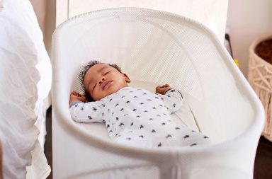 ما الأمور التي تزيد من احتمالية حدوث موت الرضيع الفجائي؟ القواعد التي يجب اتباعها لتأمين نوم هانئ الطفل. نصائح لينعم الطفل بالراحة والأمان في أثناء النوم