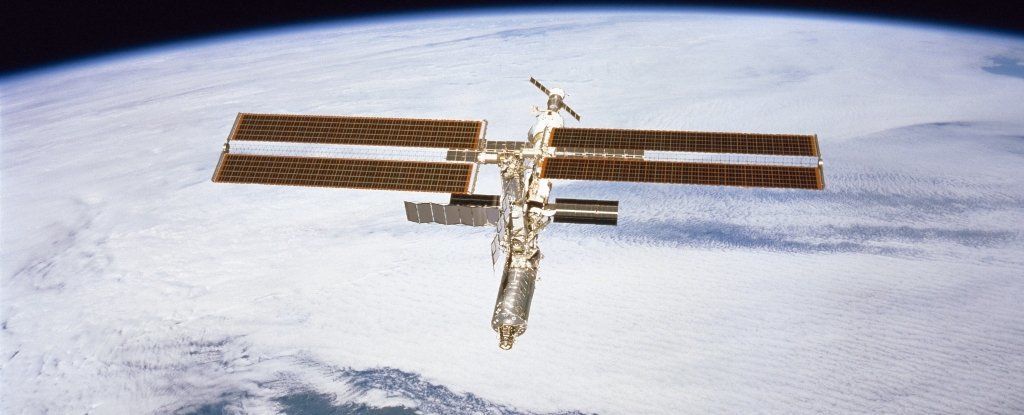 ثقب محطة الفضاء الدولية يعود إلى الواجهة: لم يكن السبب عيبًا في التصنيع