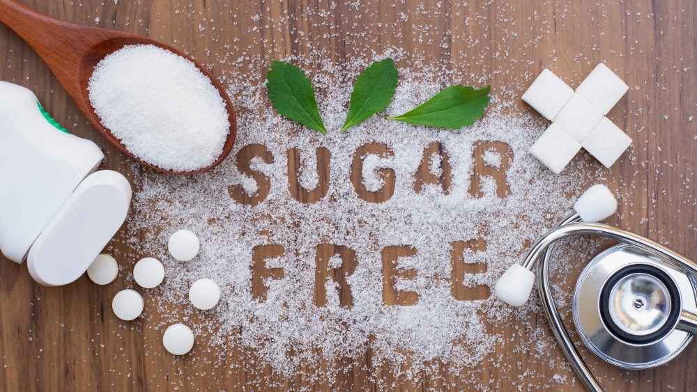 هل يجب علينا استبدال كل السكر بالمحليات الصناعية؟ أم توجد عوامل أخرى يجب أخذها في الحسبان؟ هل المحليات الصناعية صحية أكثر من السكر؟ إليك ما يعتقده الخبراء