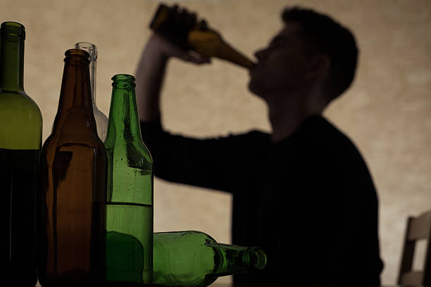 عواقب إساءة تناول المشروبات الكحولية في سن المراهقة تستمر لعقود