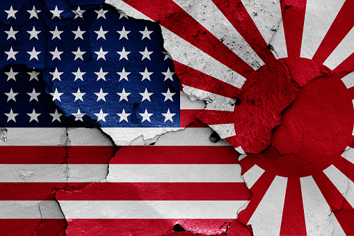 كيف تحولت الولايات المتحدة واليابان من أعداء إلى حلفاء بعد الحرب العالمية الثانية