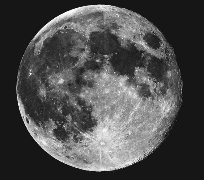 ماذا لو اختفى القمر غدا؟ ما هو تأثير اختفاء القمر؟