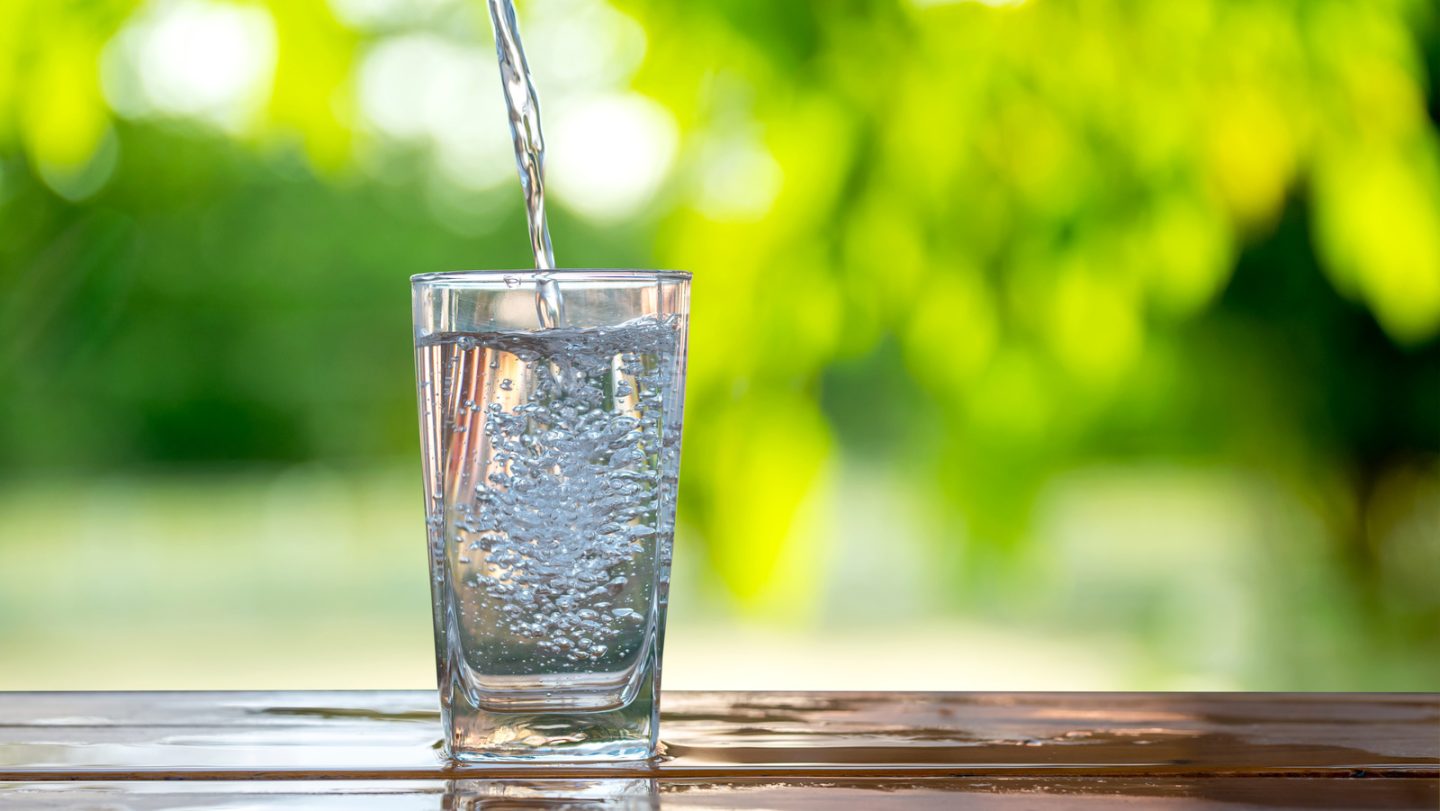 أيهما أفضل للصحة: المياه الفوارة أو المعدنية؟