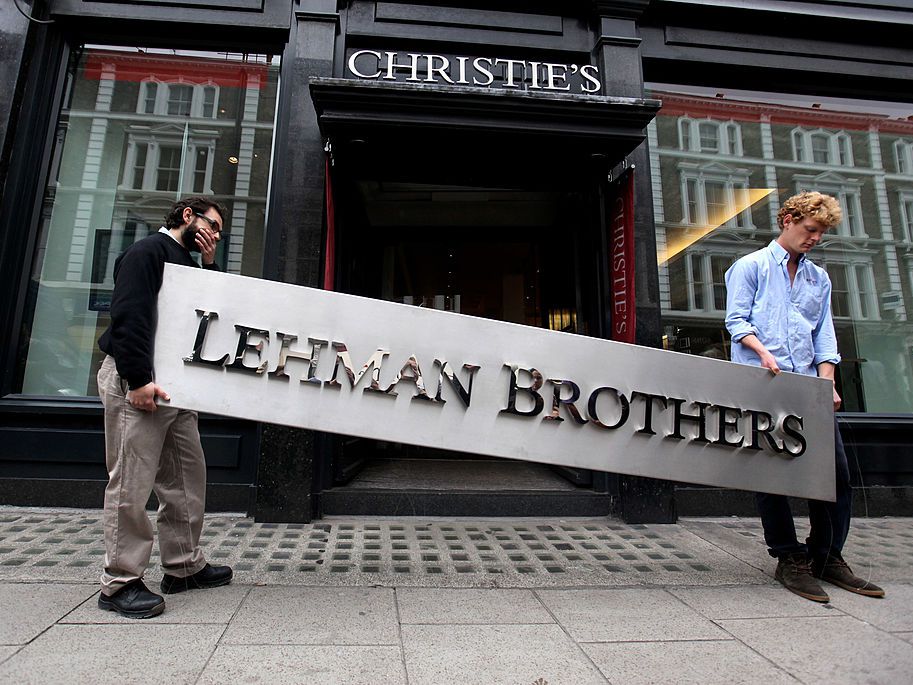 كيف انهار بنك ليمان برذرز الاستثماري وأدى إلى الأزمة المالية العالمية عام 2008