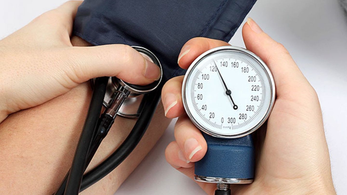 كيف تخفض ضغط دمك دون اللجوء للأدوية؟