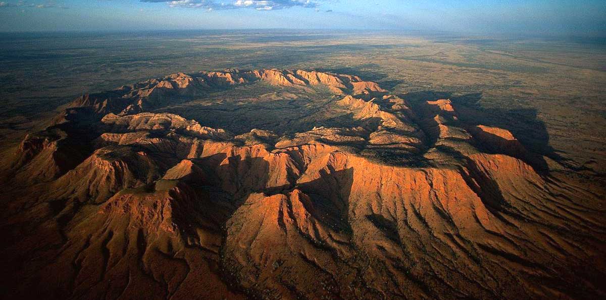 ناسا تعلن أن الفوهة النيزكية في أستراليا هي الأقدم حتى الآن