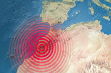 تكشف الخريطة التالية كيف ترنّحت الأرض استجابة للطاقات الهائلة التي انطلقت يوم وقوع الزلزال. حركة الأرض بعد الزلزال الذي ضرب المغرب