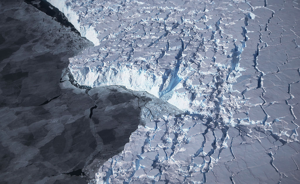 اكتشاف نهر ضخم تحت جليد أنتاركتيكا!