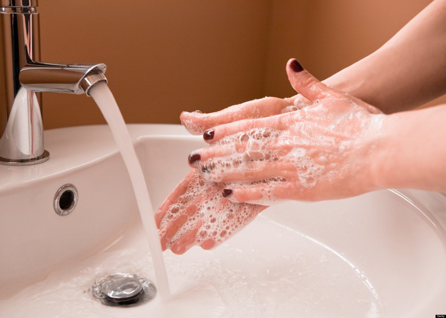 كيف تغسل يديك بشكل صحيح ؟