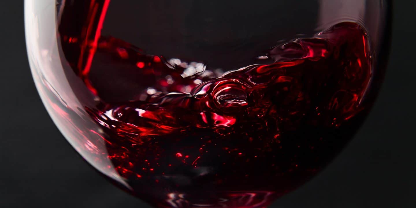 فوائد النبيذ الأحمر
