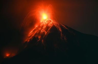 تبحث إحدى الدراسات الجديدة في التأثيرات الحادثة تحت الماء لثوران بركان هونغا تونغا. التأثيرات الخفية الناجمة عن انفجار بركان هونغا