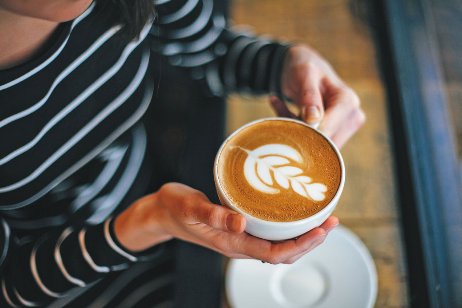‎تناول القهوة بانتظام يقي من قصور القلب - فوائد شرب القهوة - كيف تؤثر القهوة على صحة القلب - هل تستطيع القهوة تخفيف خطر الإصابة بقصور القلب