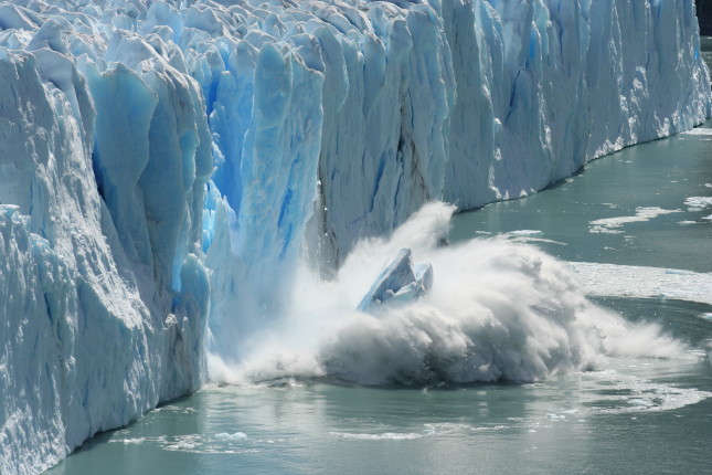 الصفائح الجليدية في القطبين تذوب أسرع من المتوقع