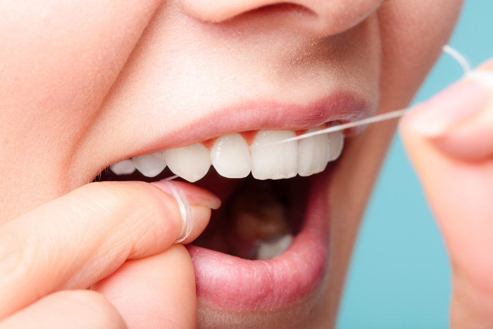 الطريقة الأكثر فعالية لتنظيف أسنانك تتطلب ثلاث خطوات بسيطة
