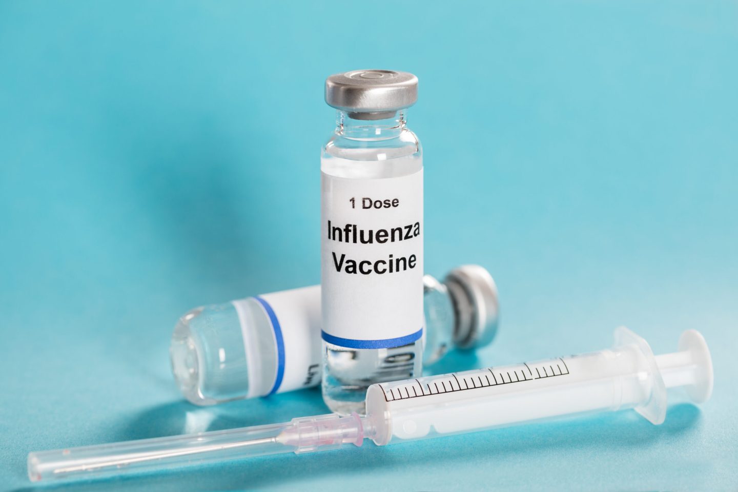 لقاح الإنفلونزا: لمن يُعطى؟ ومتى يجب أخذه؟ وما مضاعفاته الجانبية؟