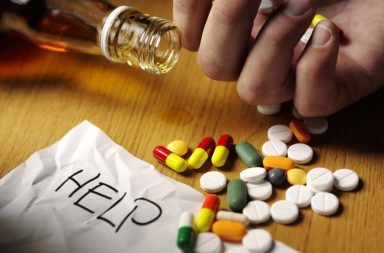 أعراض إدمان المخدرات علاج إدمان المخدرات الأسباب والأعراض والتشخيص والعلاج تعاطي المواد المخدرة شرب الكحول الإدمان على المخدرات المخدر