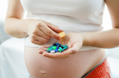 المكملات الغذائية في أثناء الحمل: ما هو آمن وما هو غير آمن - المعلومات المتعلقة بالمكملات الآمنة - تناول المكملات الغذائية من قبل المرأة الحامل
