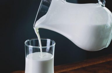الحليب؛ بين المنافع والمضار والحقائق والخرافات - حتوي الحليب على عناصر غذائية قيمة، ويمكن أن يقدم مجموعة من الفوائد الصحية