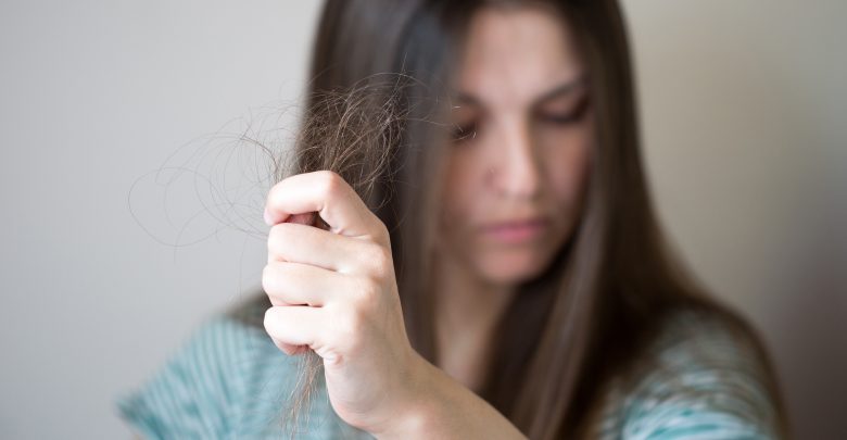 ما أسباب هوس نتف الشعر، وكيف يمكن التخلص منه؟