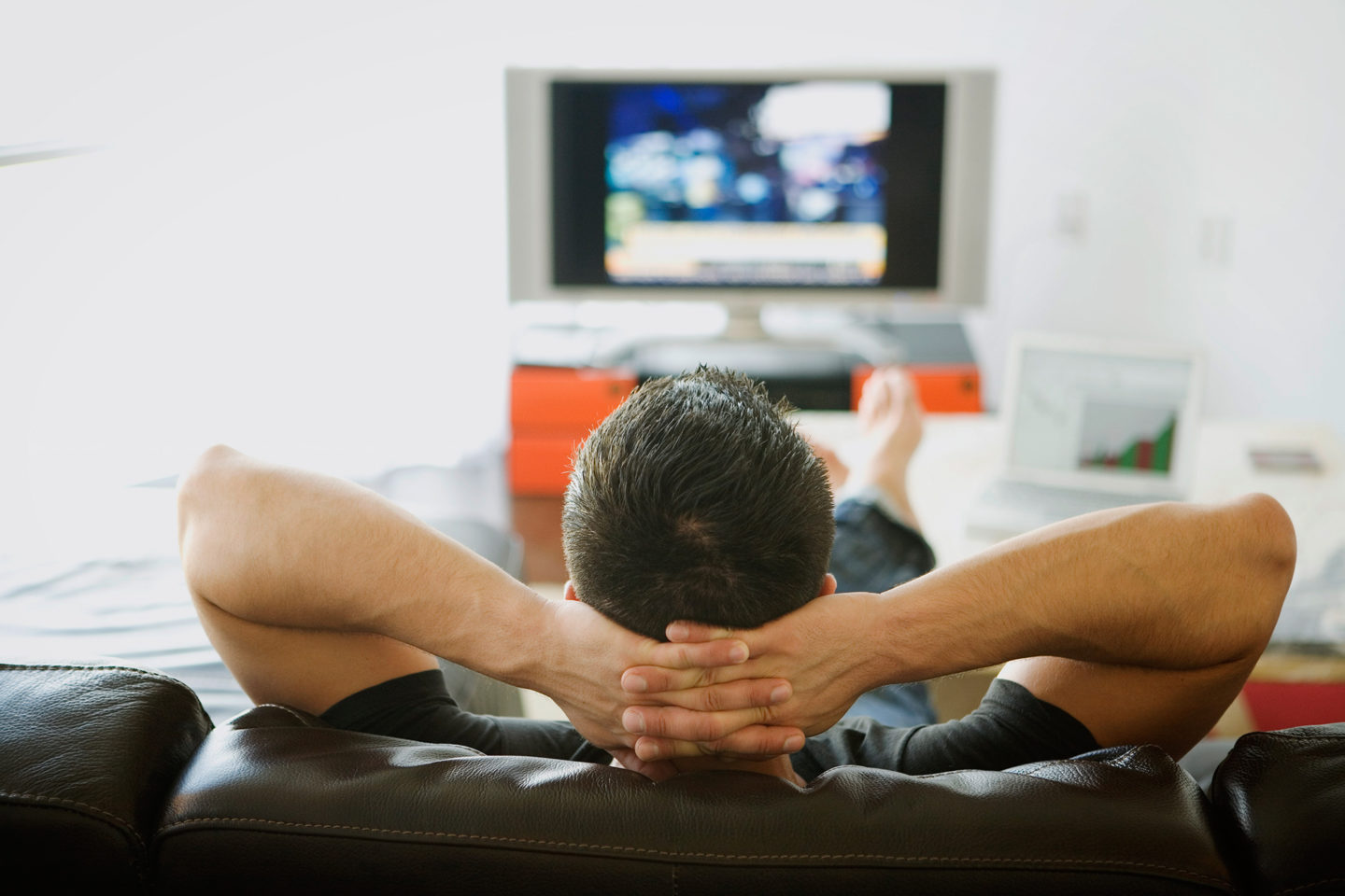 كيف يؤثر الإفراط في مشاهدة التلفاز على الصحة العقلية مستقبلًا؟