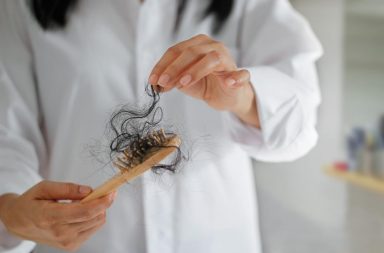 اكتشاف واسم جديد لمرض الفصام في شعر الإنسان التشخيص المبكر قبل ظهور الأعراض المرضى المصابين بالفصام اضطراب عقلي يشمل مجموعة واسعة من الأعراض والسلوكيات