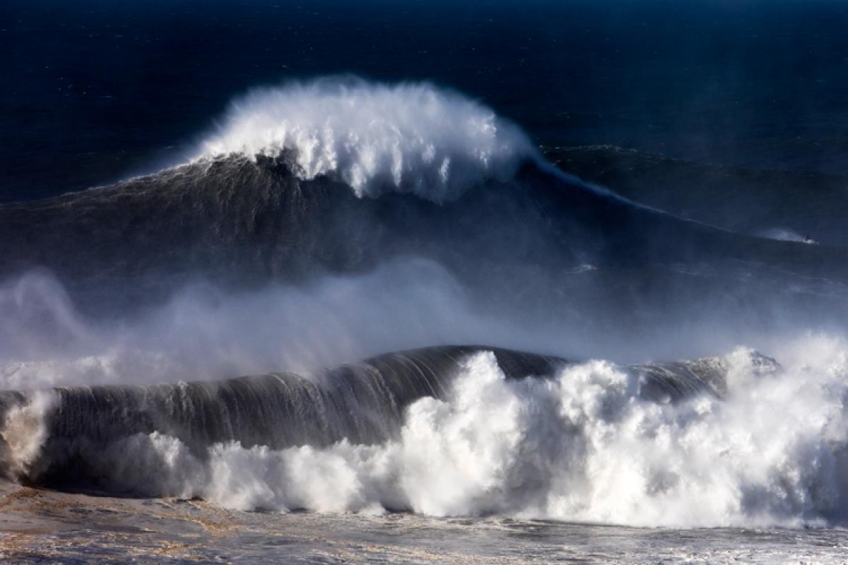 ما أطول موجة مائية في تاريخ الأرض